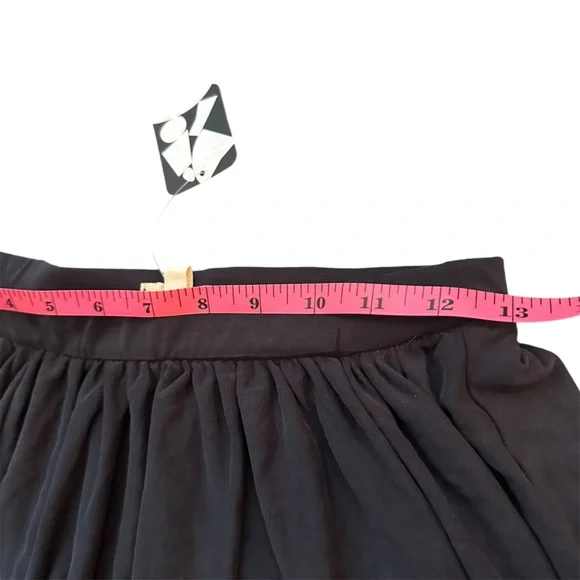NWT! UO Dark Grey High Waisted Skater Skirt in size medium - Picture 4 of 6